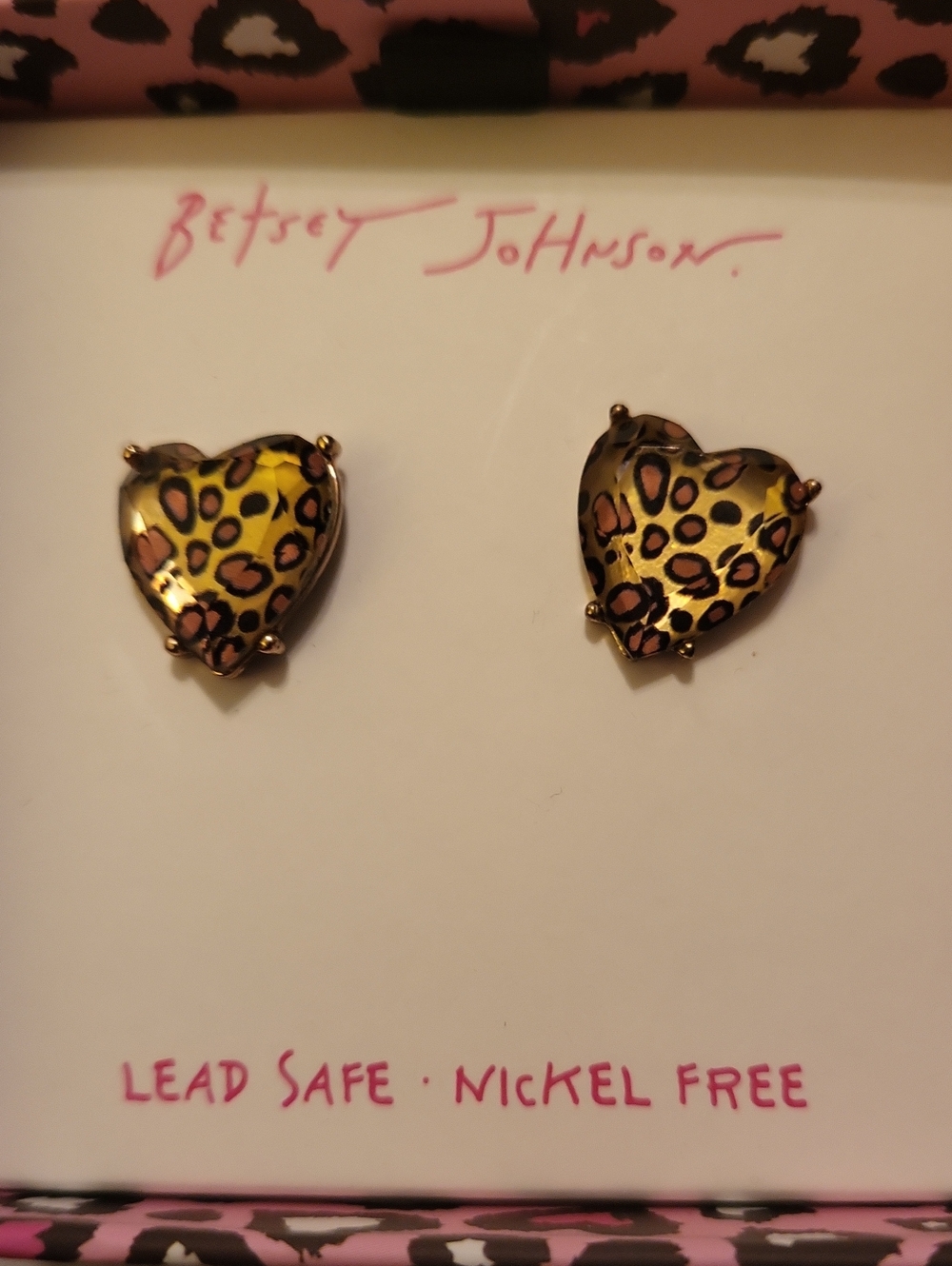 Betsey Johnson Leopard Heart Stud Earrings in Gold-Tone Bnib TL